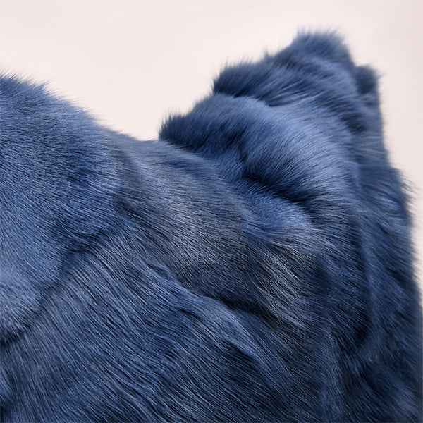 fox-model-blue-fur-and-linen-45x45